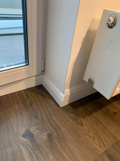 Монтаж плінтусу з дюрополімеру