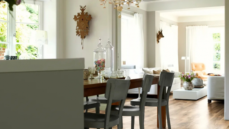 Ламінат Egger Classic AQUA 32/8 Горіх Перганті коричневий