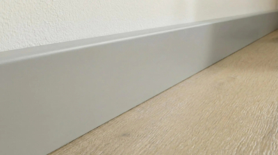 Плінтус Arbiton FORTINO 80 02 Light Grey 80*16 мм 2,2 м