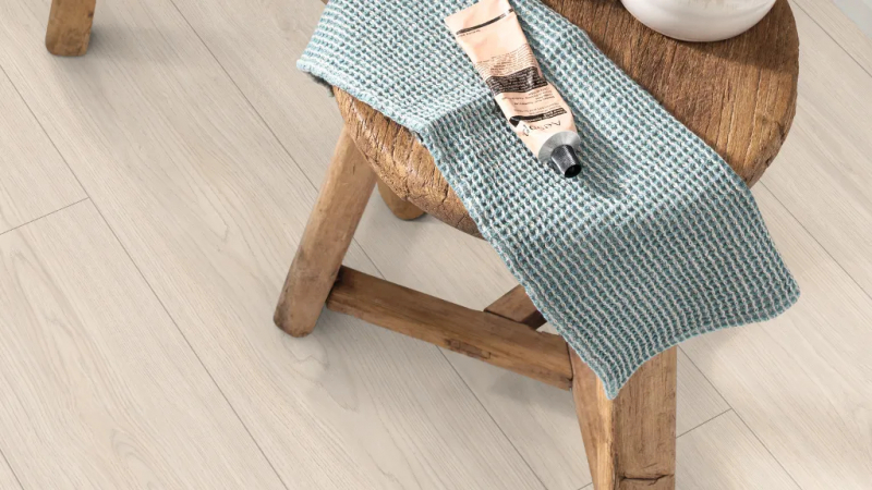 Ламінат Egger Classic AQUA+ 32/8 Дуб Казелла білий