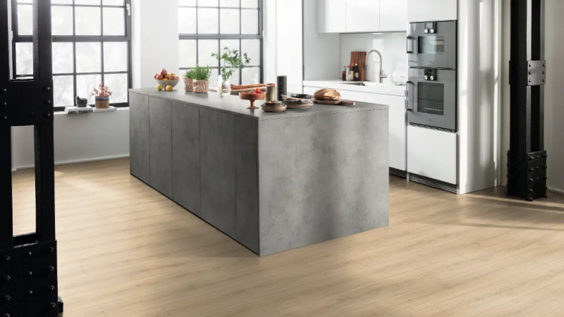 Ламінат Egger Classic AQUA+ 32/8 Дуб Падуя світлий