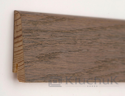 Плінтус дерев'яний Kluchuk Євро 60 Дуб Полярний, 18х60х2400 мм